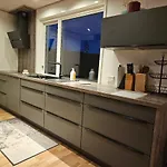 Modern, Spacious With Sauna Vila