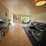 Modern, Spacious With Sauna ヴィラ
