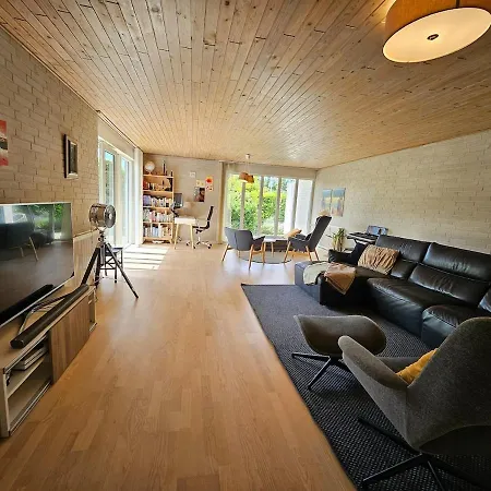 Modern, Spacious With Sauna 别墅